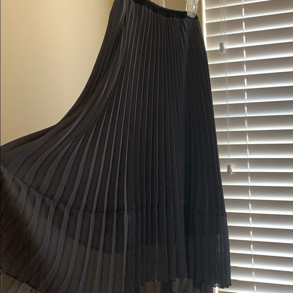 WHITE HOUSE BLACK MARKET pleated midi skirt